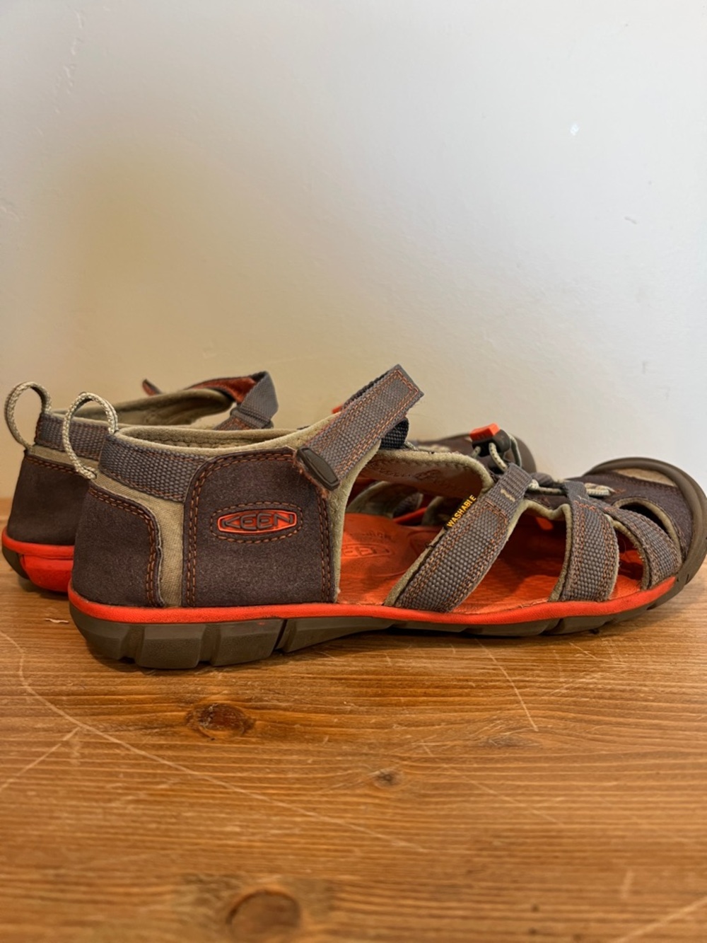 Keen women’s  blue and coral Active Sandals size 7